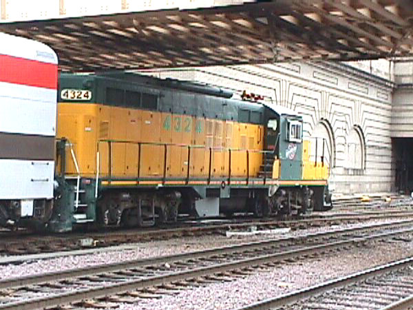 98b04317.jpg